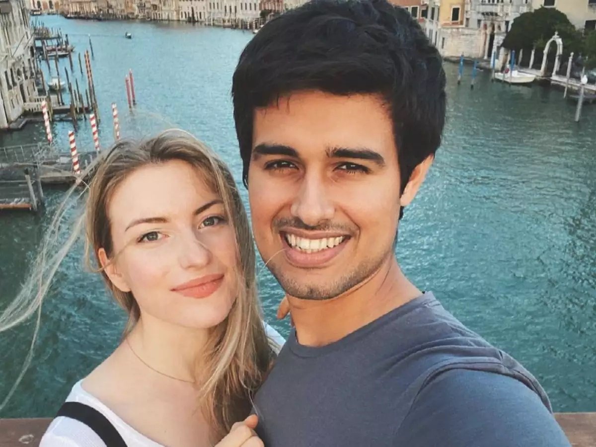 dhruv rathee wife age