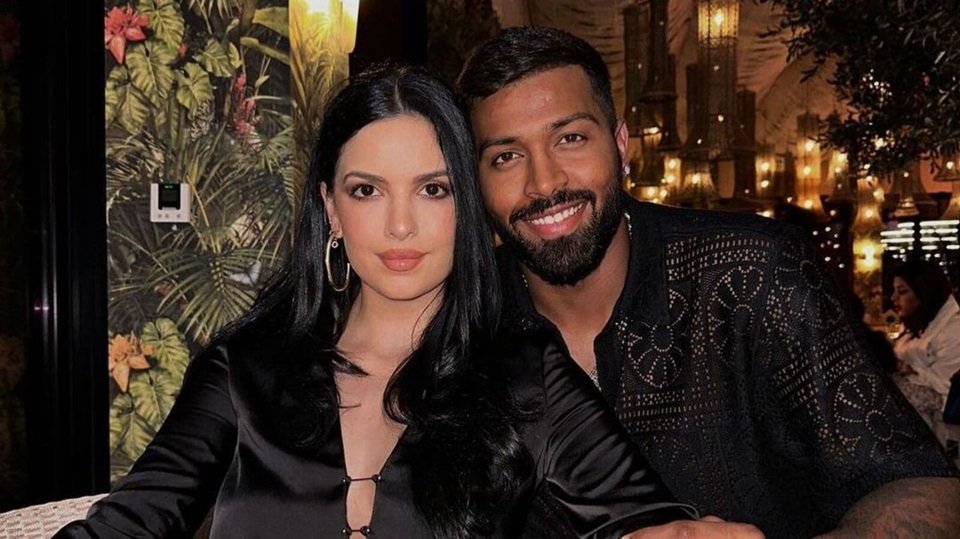 natasha hardik wife