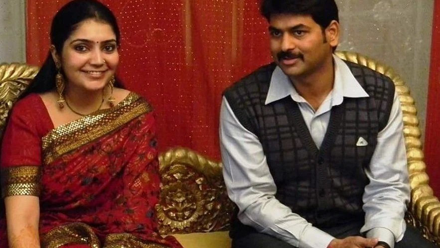 saurabh dwivedi wife