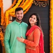 mayank agarwal wife