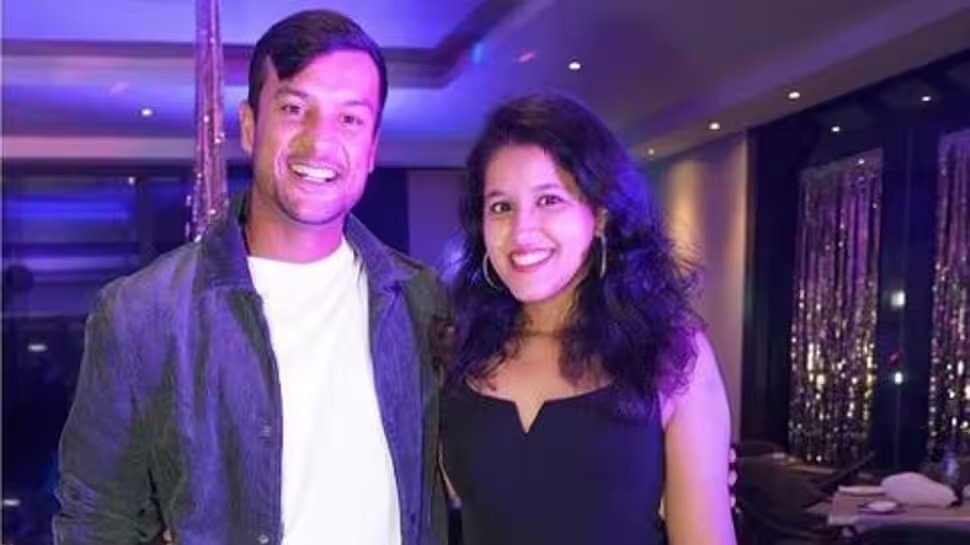 mayank agarwal wife