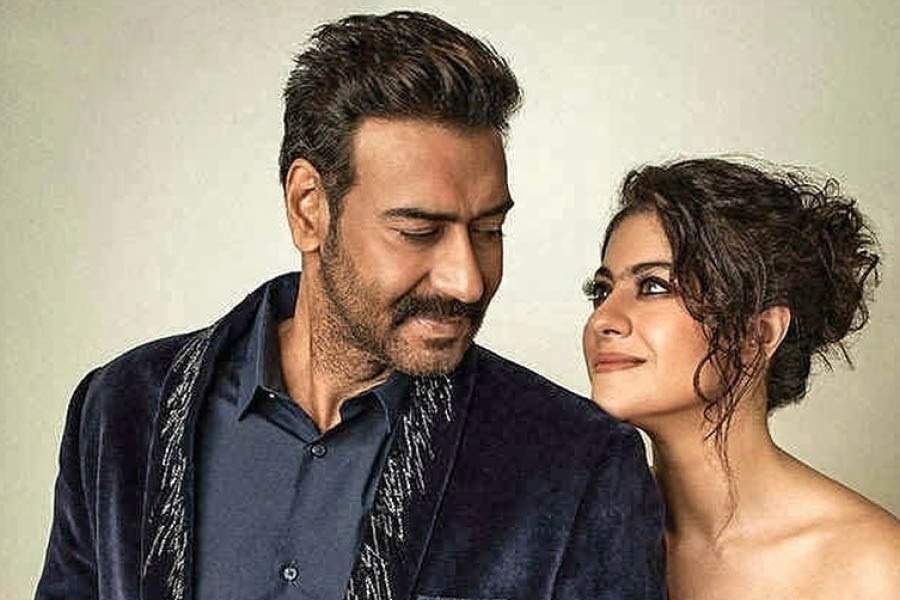 ajay devgan wife