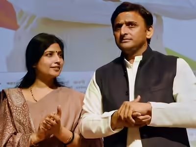 akhilesh yadav wife