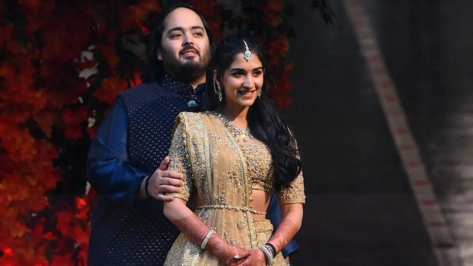 anant ambani wife age