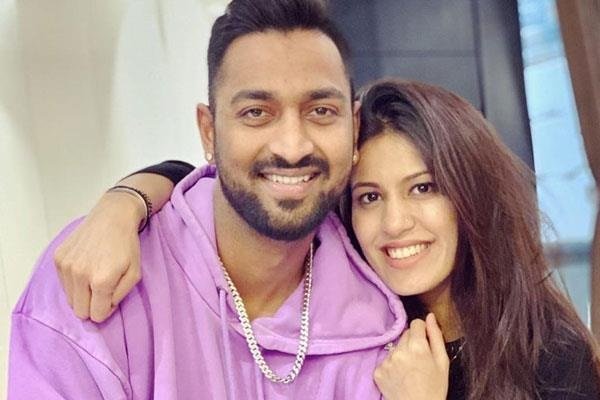 krunal pandya wife