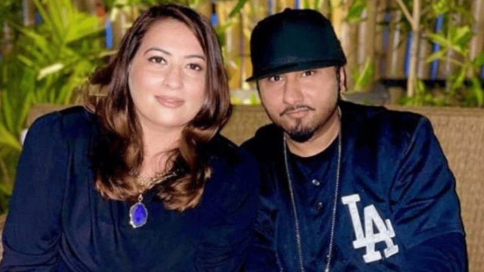 yo yo honey singh wife