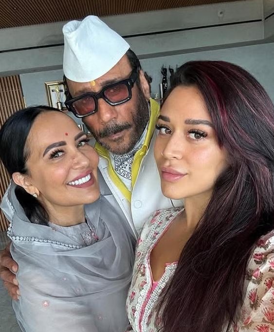 jackie shroff wife