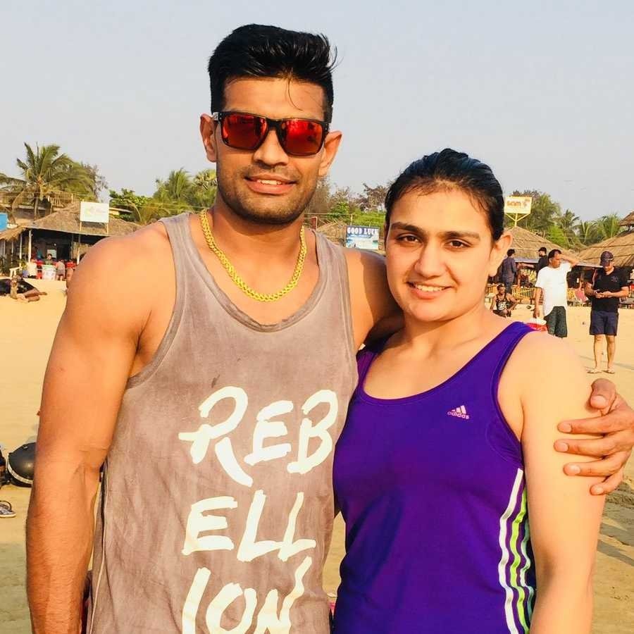 deepak hooda wife