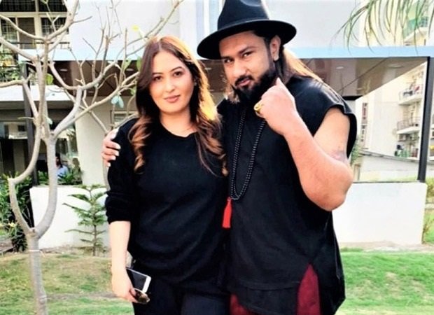 yo yo honey singh wife