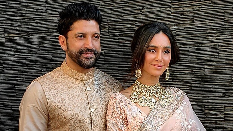 farhan akhtar wife