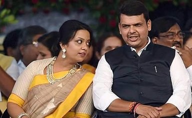 devendra fadnavis wife