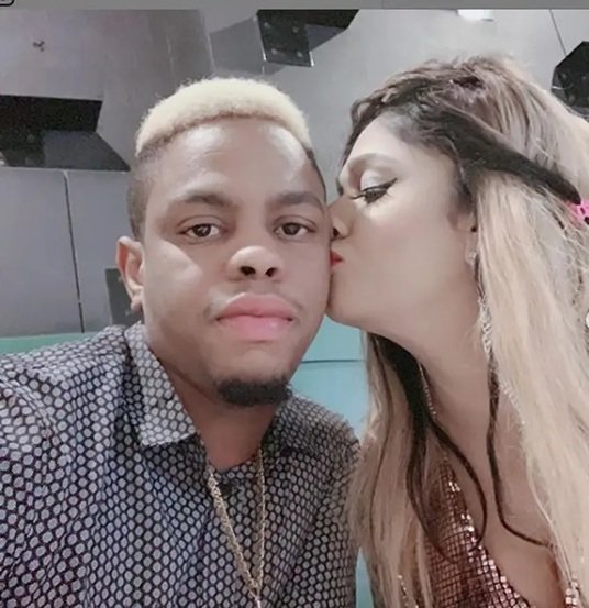 shimron hetmyer wife